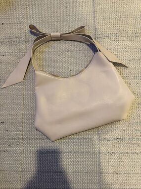 NWOT All of the Above Women’s Cream Bow-Handle Shoulder Bag